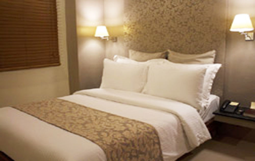 Pghi Hotel Quezon City Esterno foto
