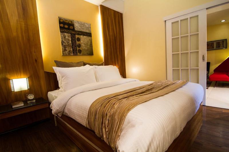 Pghi Hotel Quezon City Esterno foto