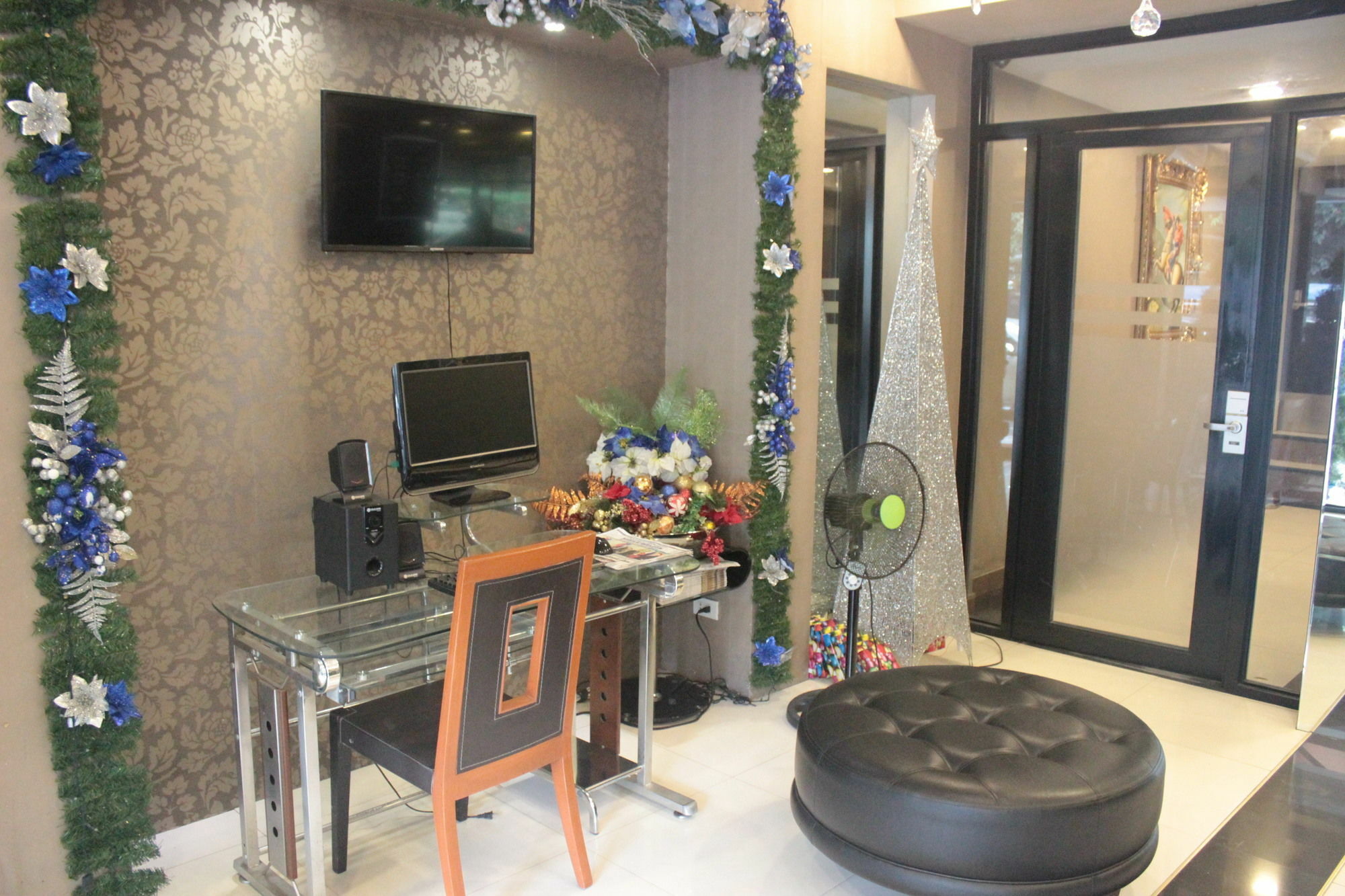 Pghi Hotel Quezon City Esterno foto